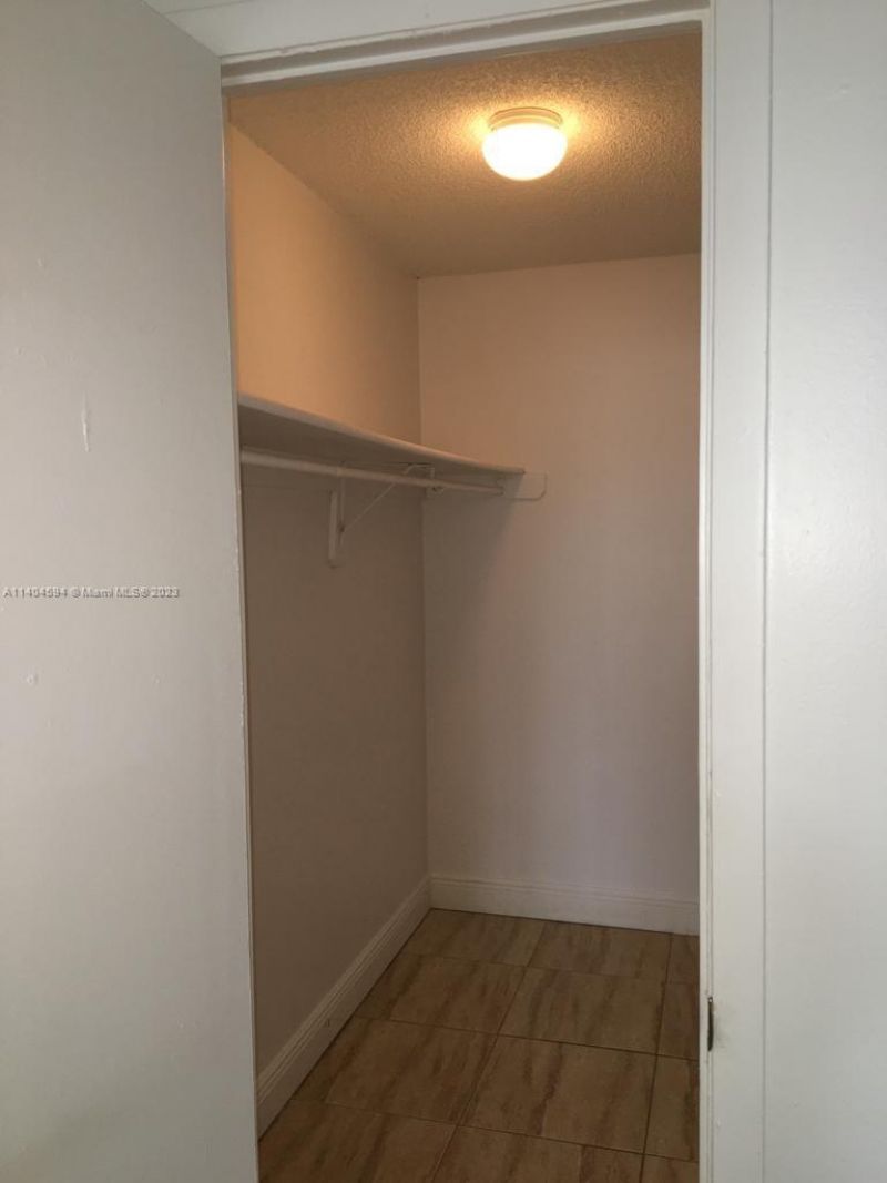 496 NW 165th St Rd, Unit D312, Miami, FL 33169 Photo