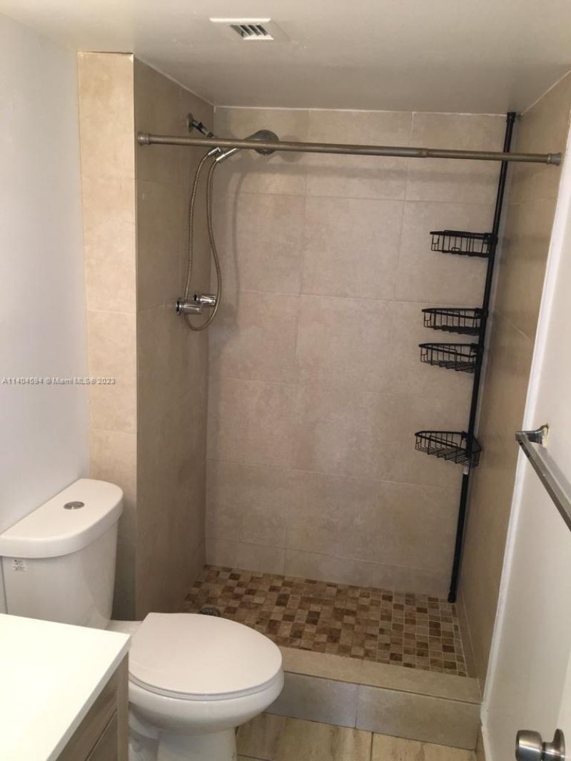 496 NW 165th St Rd, Unit D312, Miami, FL 33169 Photo