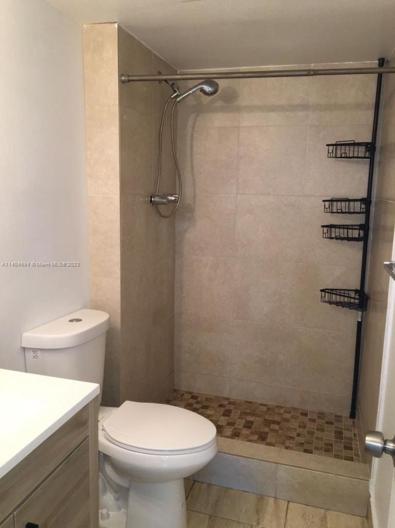 496 NW 165th St Rd, Unit D312, Miami, FL 33169 Photo