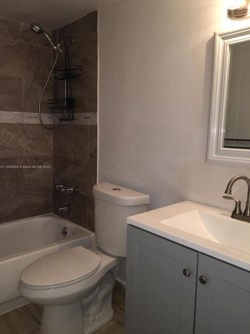 496 NW 165th St Rd, Unit D312, Miami, FL 33169 Photo