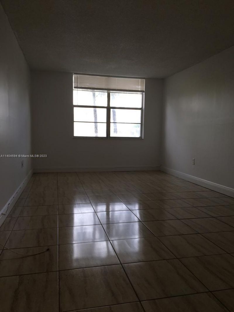 496 NW 165th St Rd, Unit D312, Miami, FL 33169 Photo