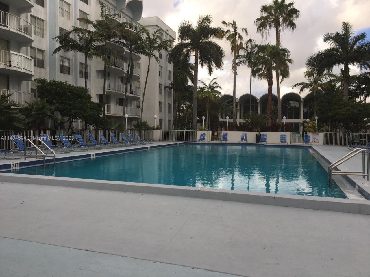 496 NW 165th St Rd, Unit D312, Miami, FL 33169 Photo