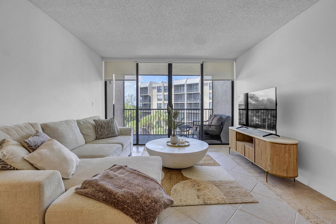 21 Royal Palm Way, Unit 405, Boca Raton, FL 33432 Photo