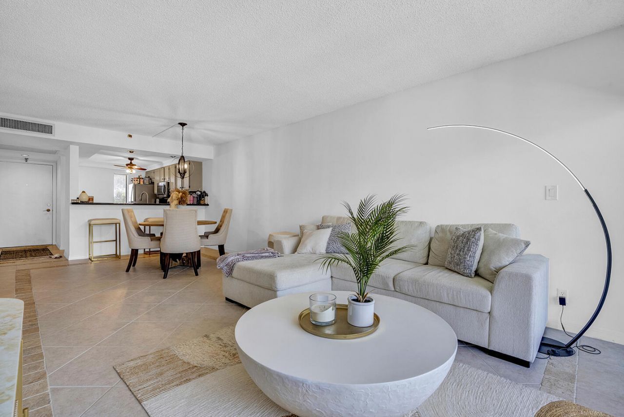 21 Royal Palm Way, Unit 405, Boca Raton, FL 33432 Photo