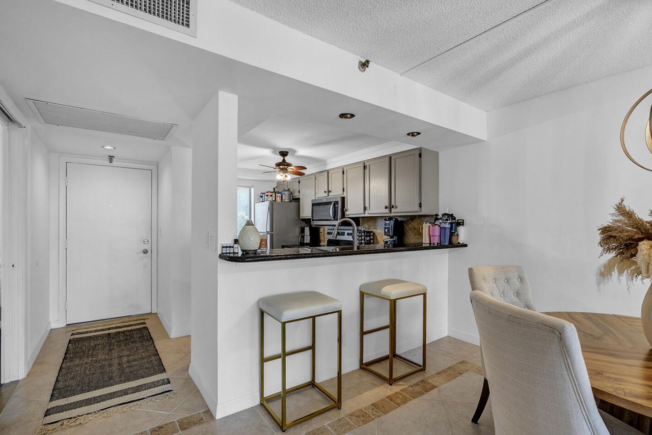 21 Royal Palm Way, Unit 405, Boca Raton, FL 33432 Photo