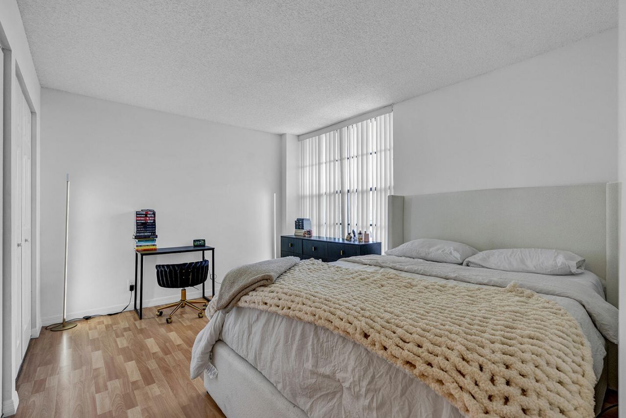 21 Royal Palm Way, Unit 405, Boca Raton, FL 33432 Photo