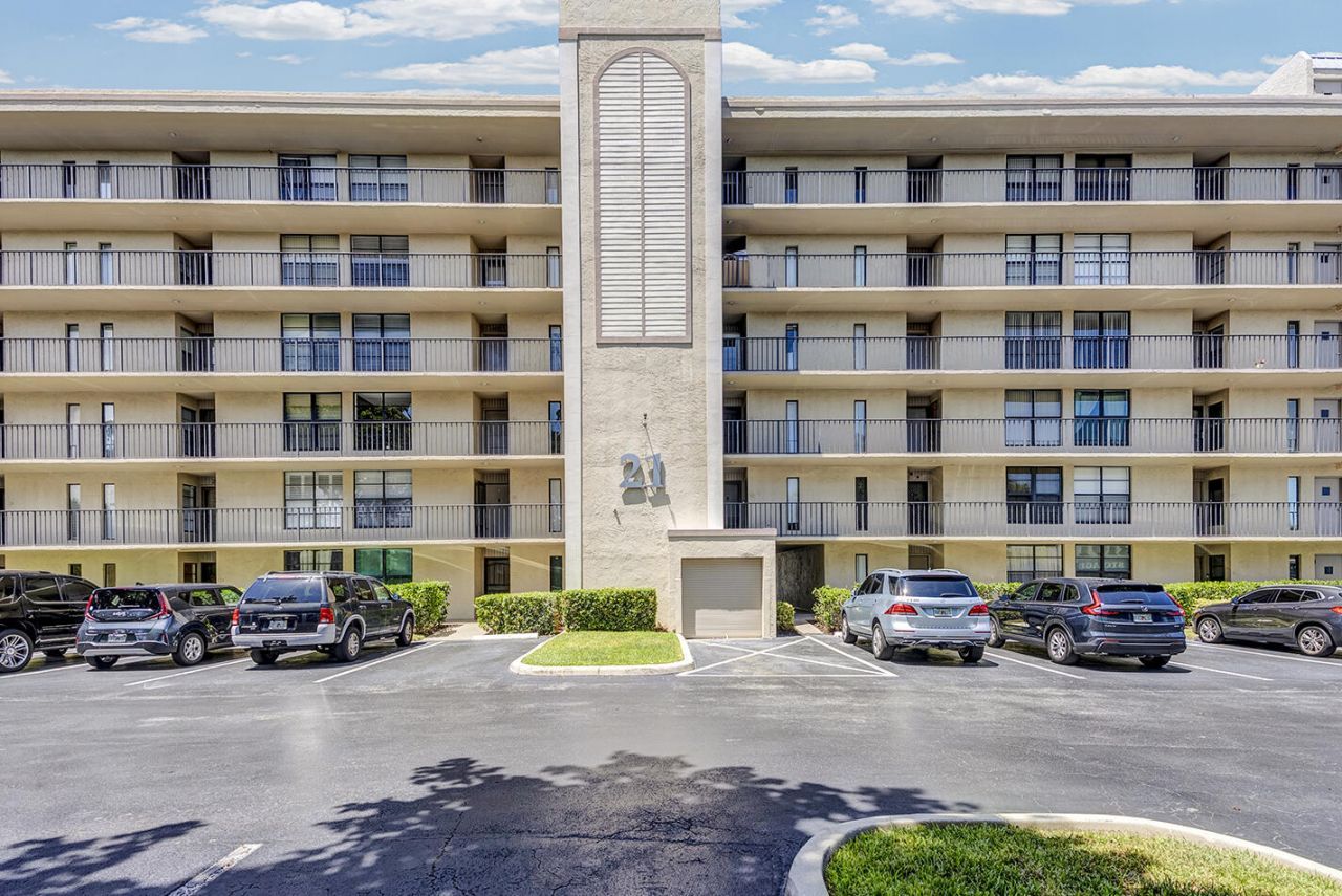 21 Royal Palm Way, Unit 405, Boca Raton, FL 33432 Photo