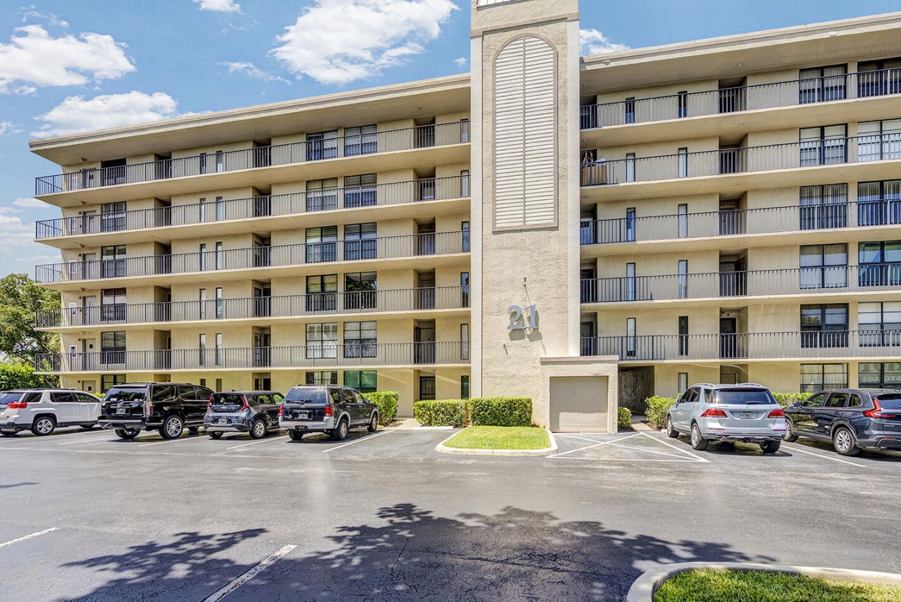 21 Royal Palm Way, Unit 405, Boca Raton, FL 33432 Photo