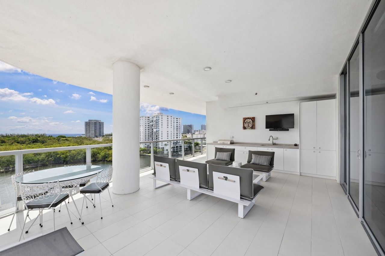 920 Intracoastal Drive, Unit 801, Fort Lauderdale, FL 33304 Photo