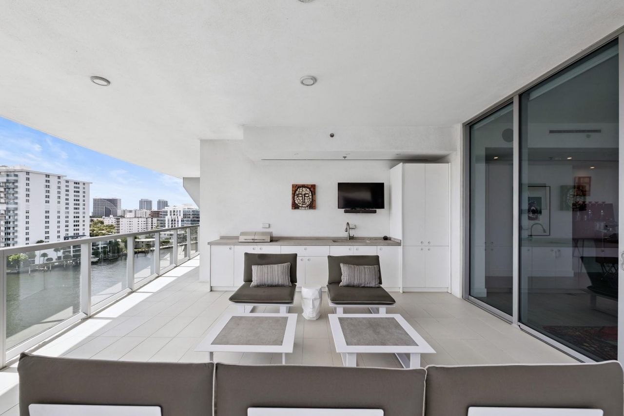 920 Intracoastal Drive, Unit 801, Fort Lauderdale, FL 33304 Photo