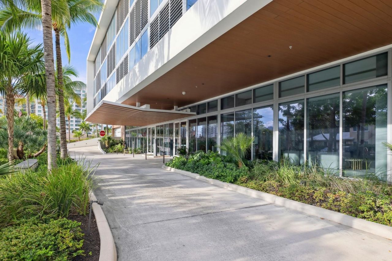 920 Intracoastal Drive, Unit 801, Fort Lauderdale, FL 33304 Photo