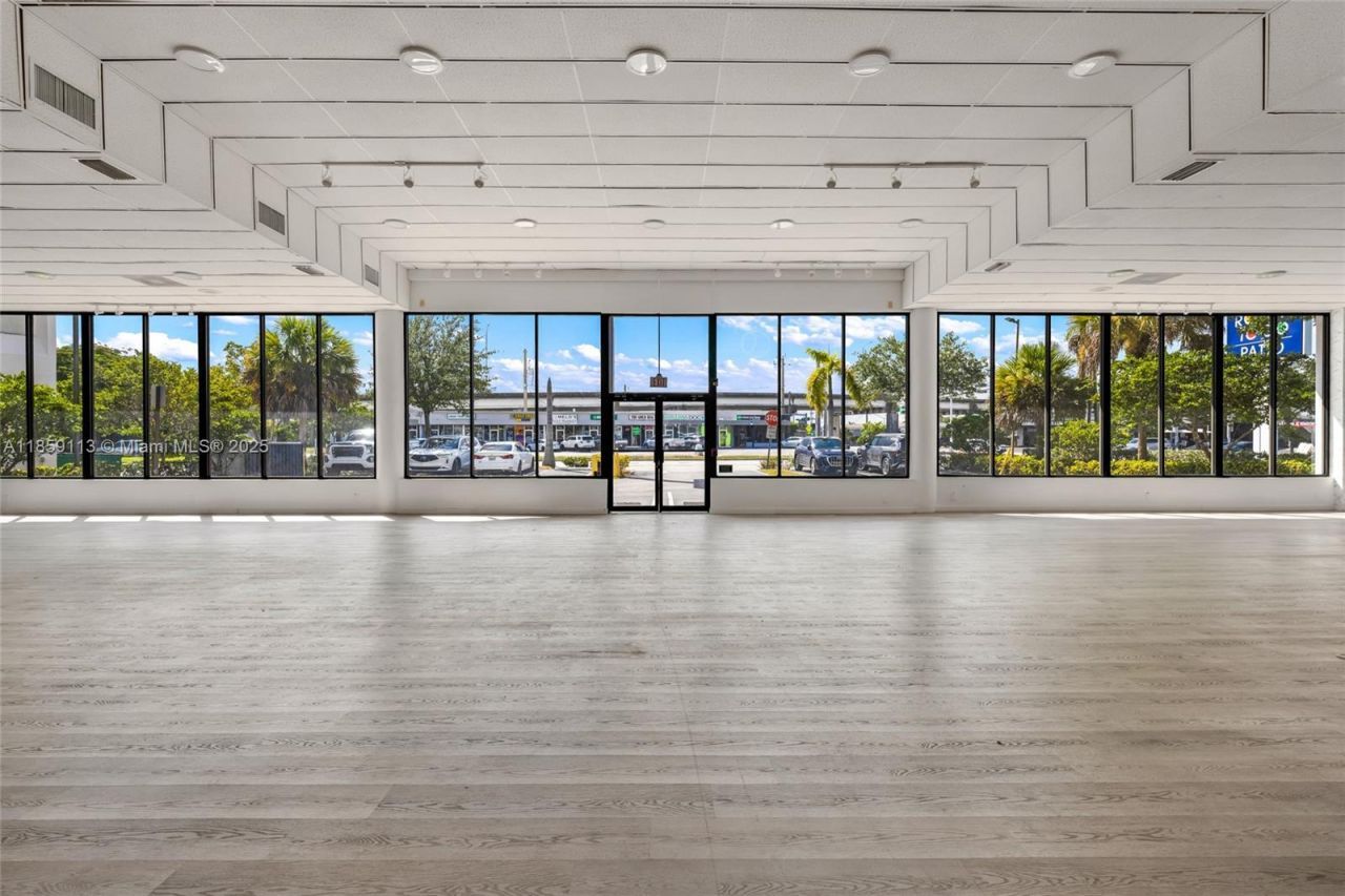 9855 S Dixie Hwy, Pinecrest, FL 33156 Photo