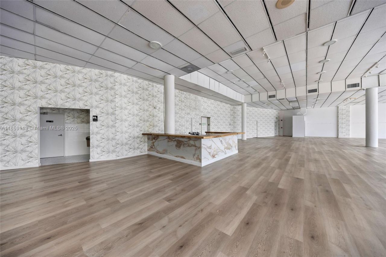 9855 S Dixie Hwy, Pinecrest, FL 33156 Photo