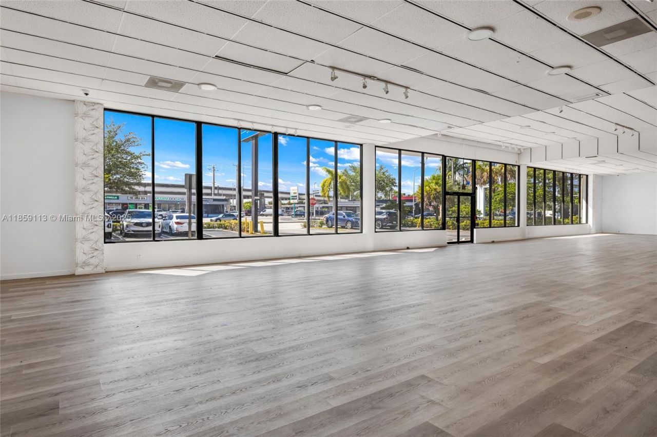 9855 S Dixie Hwy, Pinecrest, FL 33156 Photo