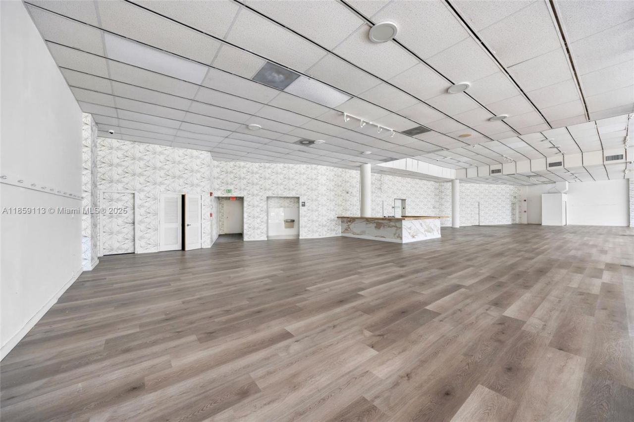 9855 S Dixie Hwy, Pinecrest, FL 33156 Photo