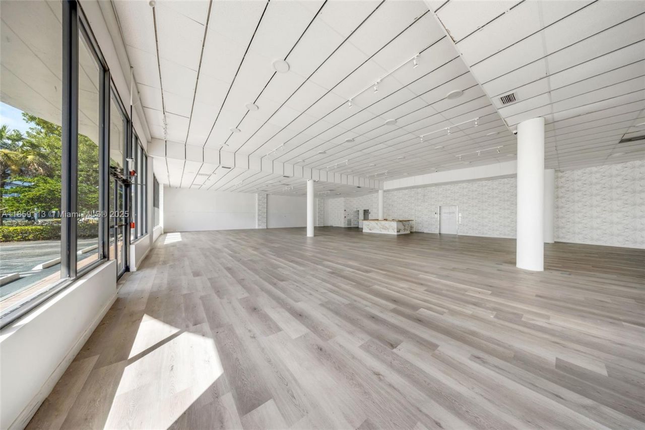 9855 S Dixie Hwy, Pinecrest, FL 33156 Photo