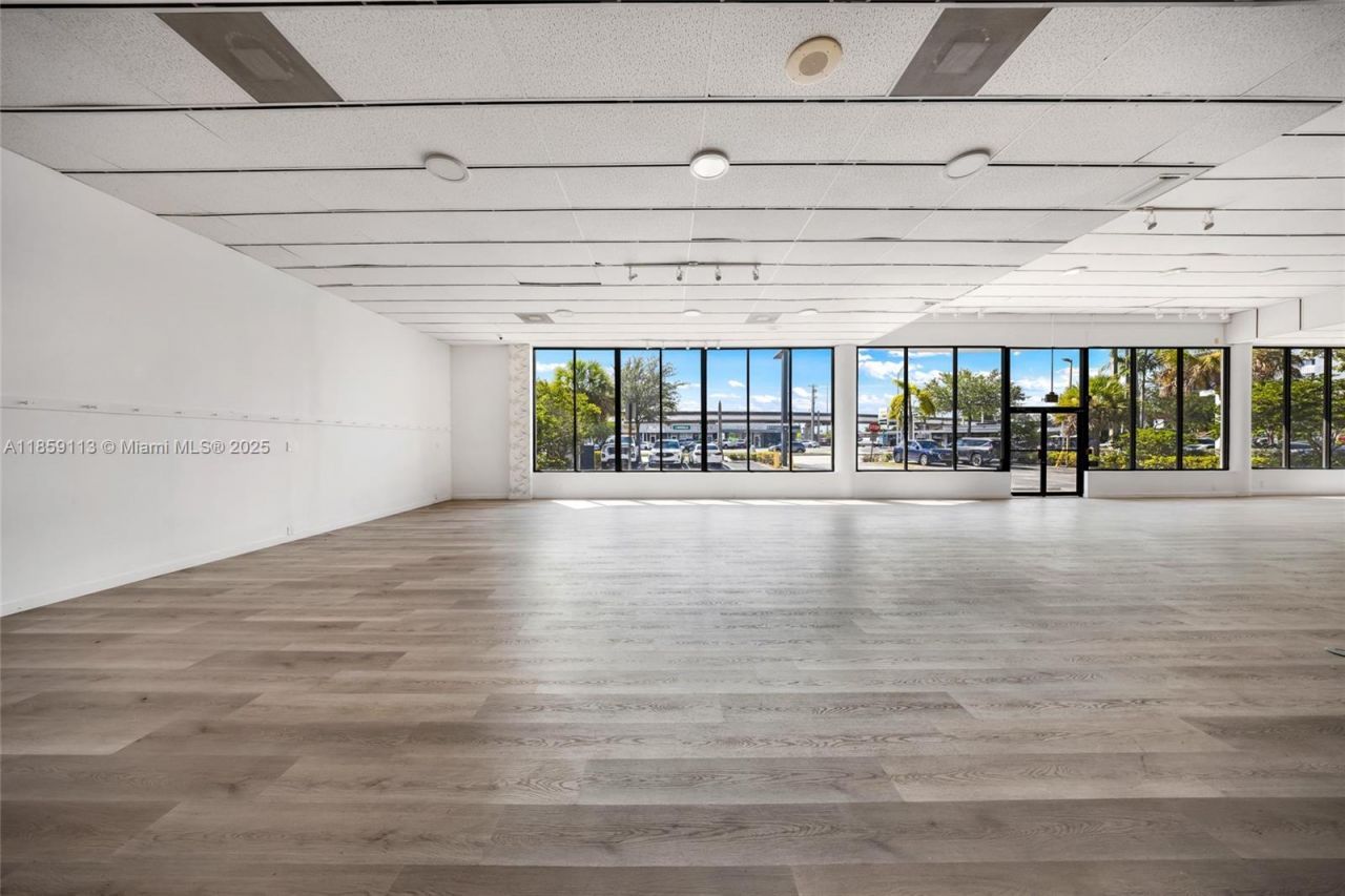 9855 S Dixie Hwy, Pinecrest, FL 33156 Photo