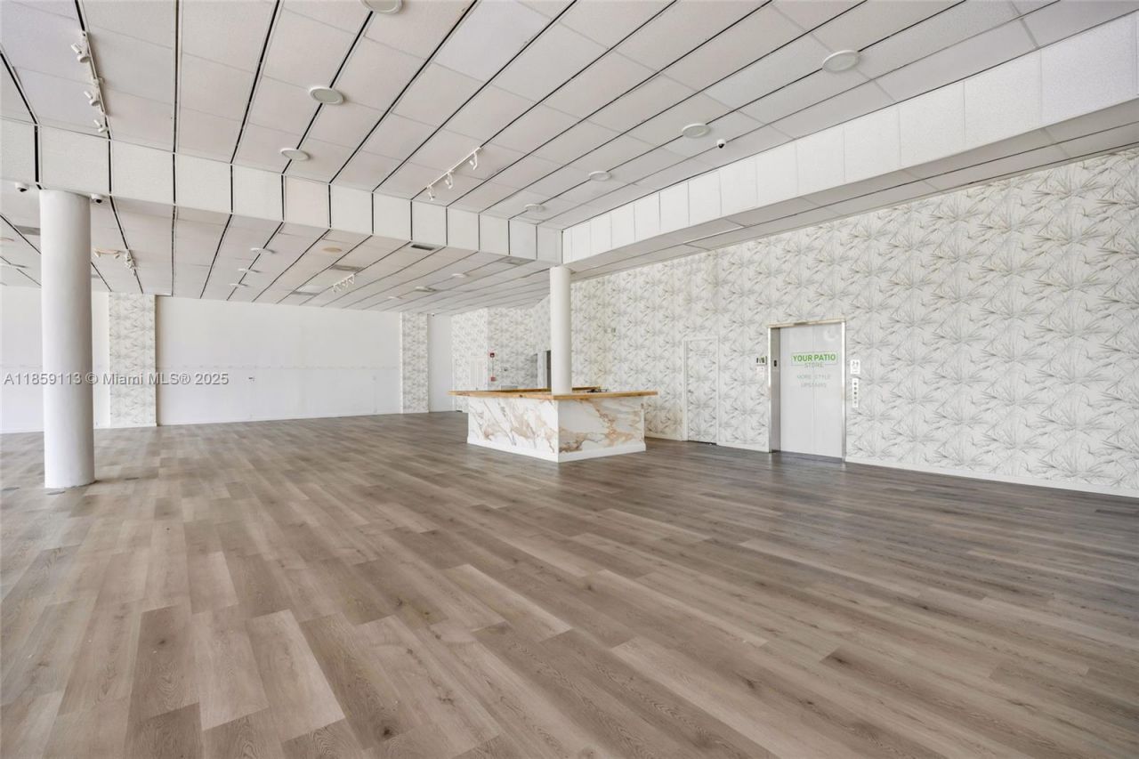 9855 S Dixie Hwy, Pinecrest, FL 33156 Photo