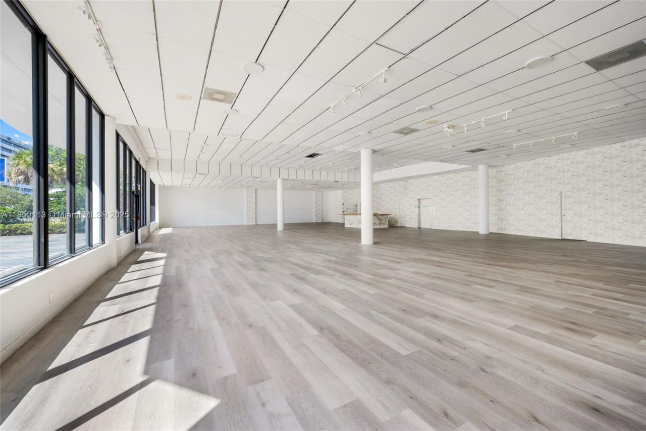 9855 S Dixie Hwy, Pinecrest, FL 33156 Photo