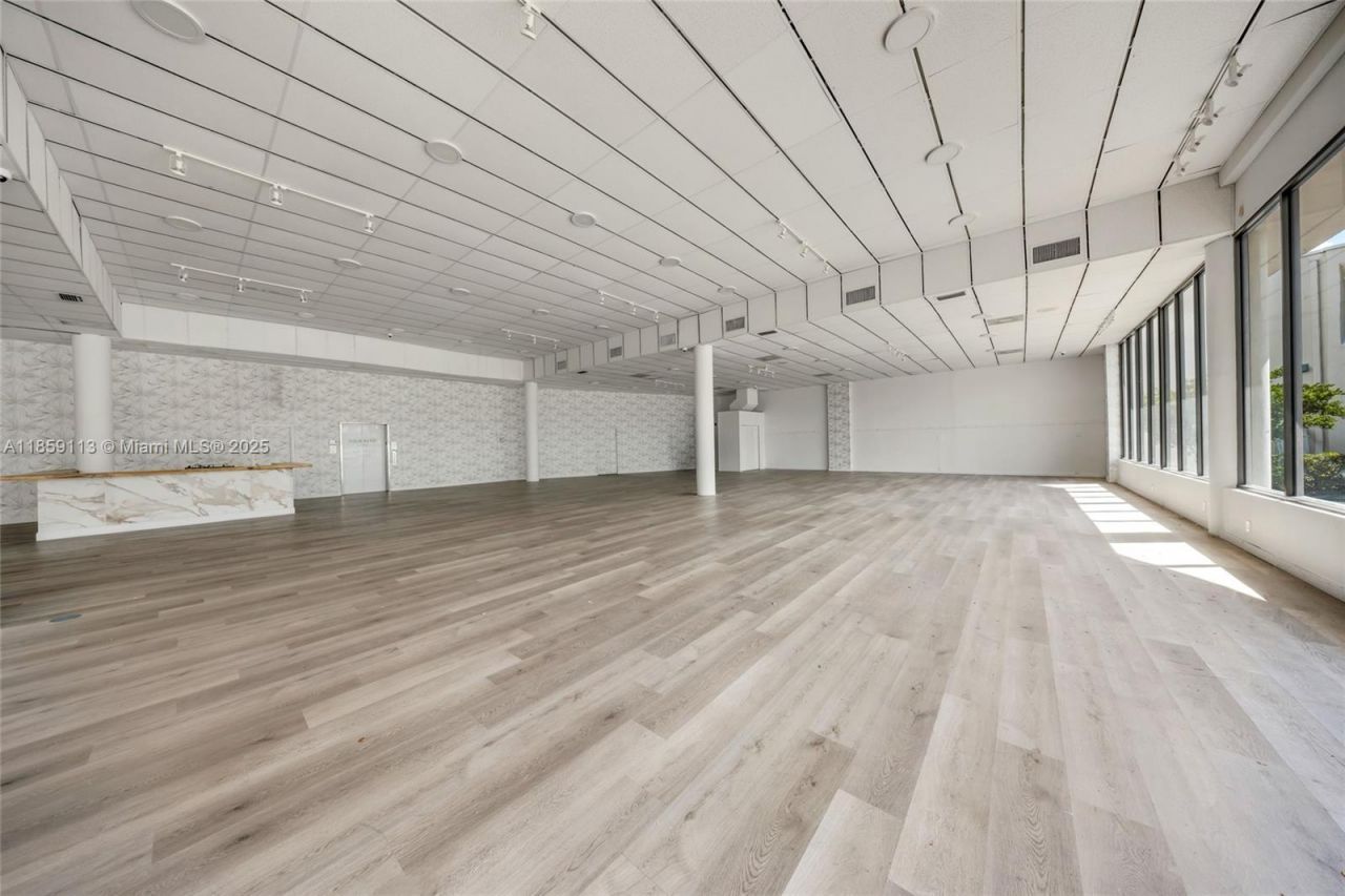 9855 S Dixie Hwy, Pinecrest, FL 33156 Photo