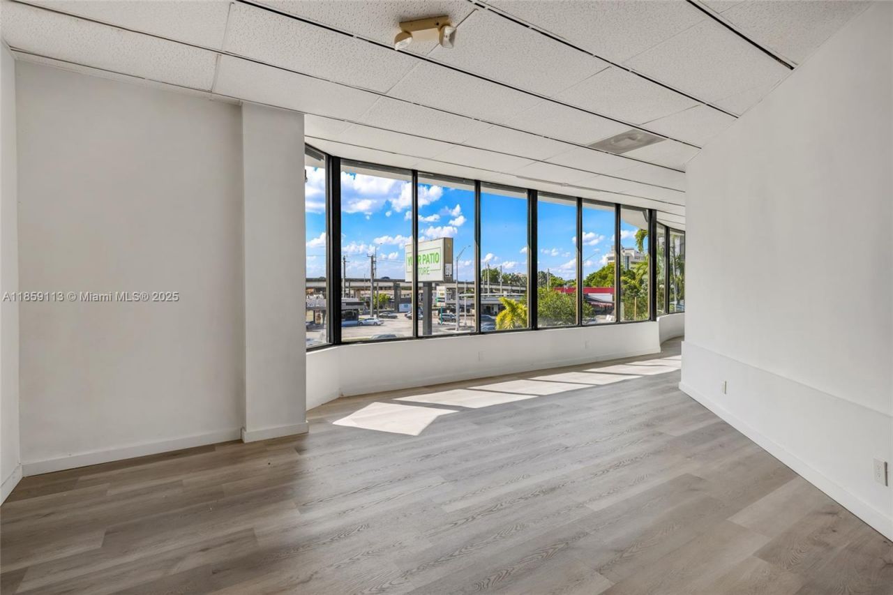 9855 S Dixie Hwy, Pinecrest, FL 33156 Photo