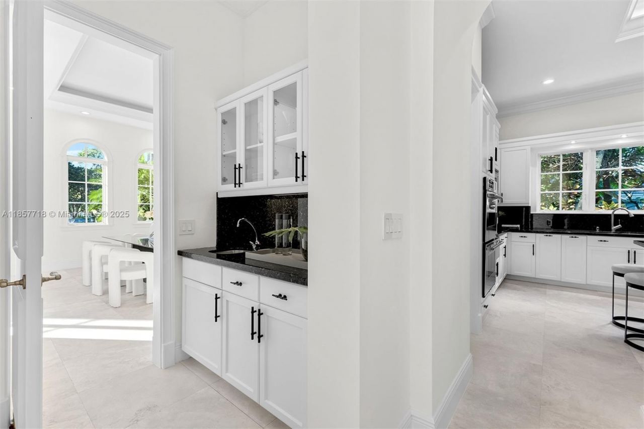 9941 SW 60th Ct, Pinecrest, FL 33156 Photo