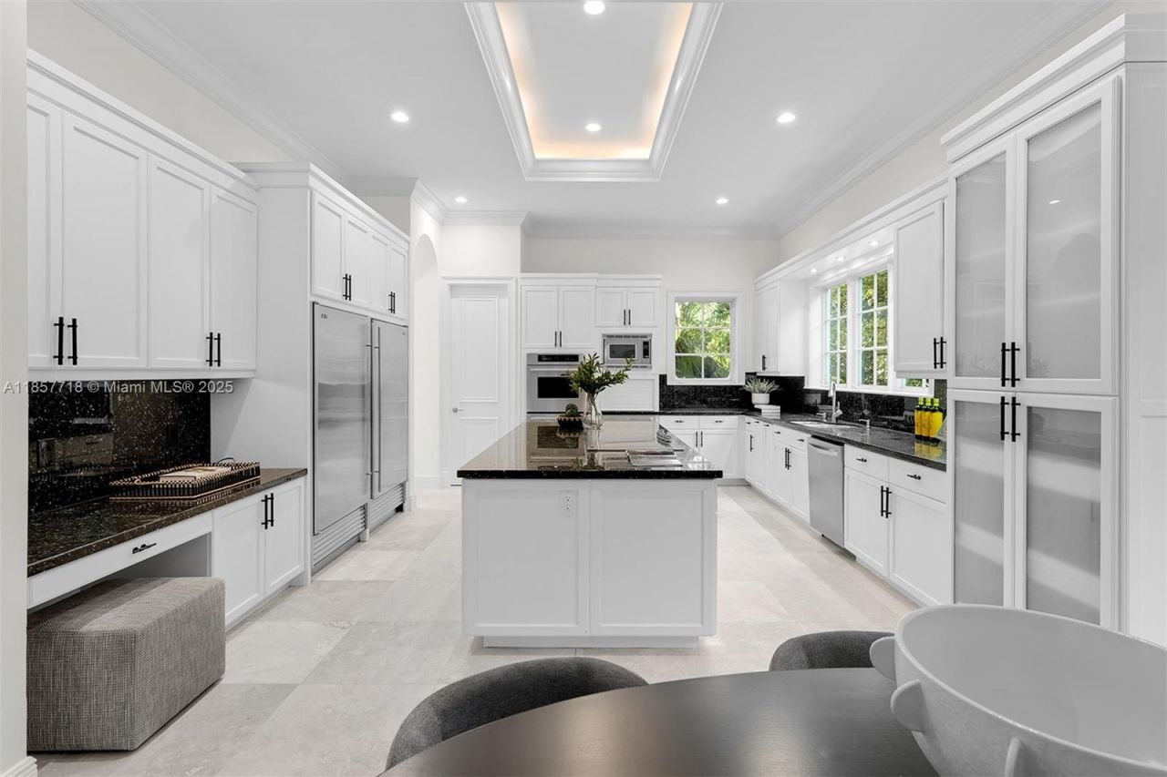 9941 SW 60th Ct, Pinecrest, FL 33156 Photo