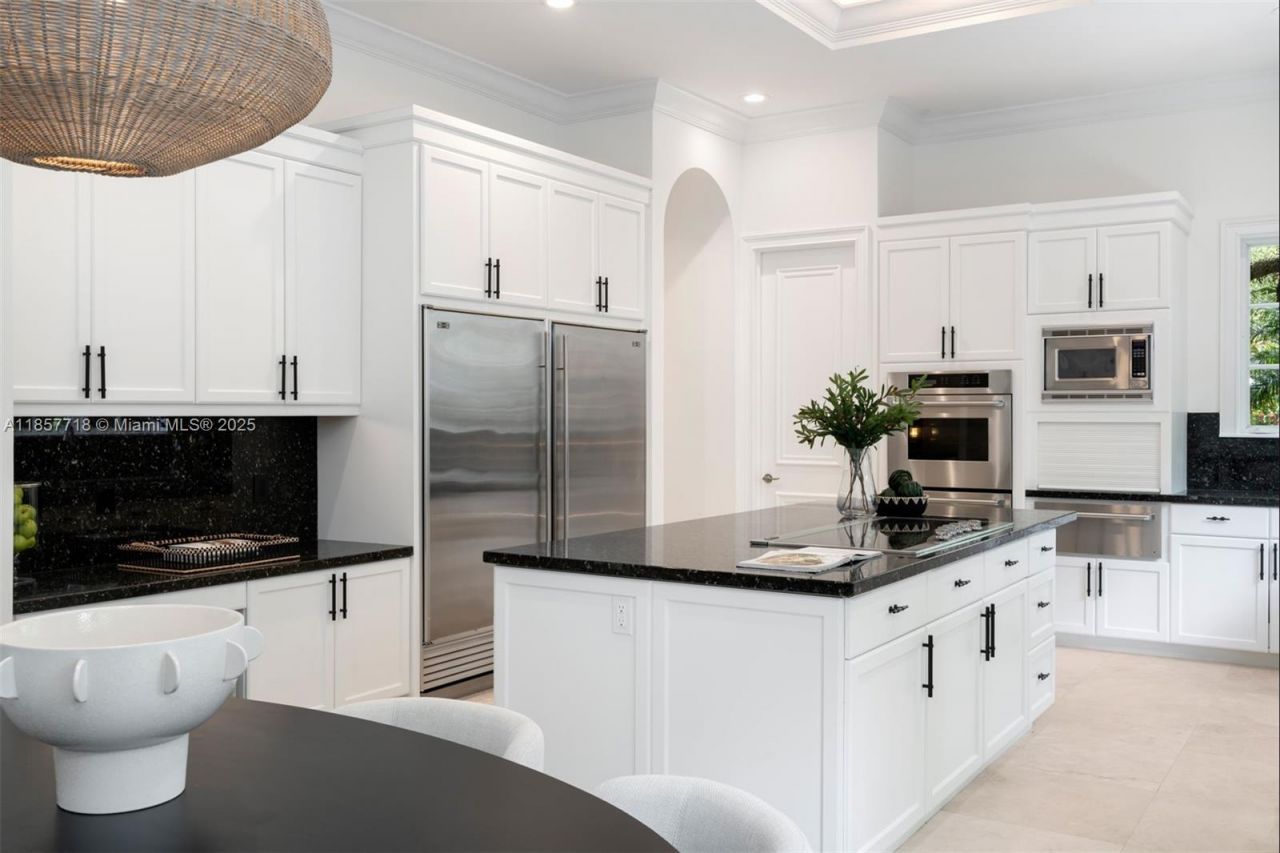 9941 SW 60th Ct, Pinecrest, FL 33156 Photo