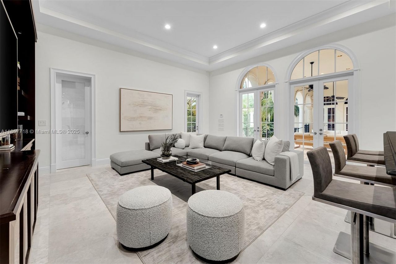 9941 SW 60th Ct, Pinecrest, FL 33156 Photo