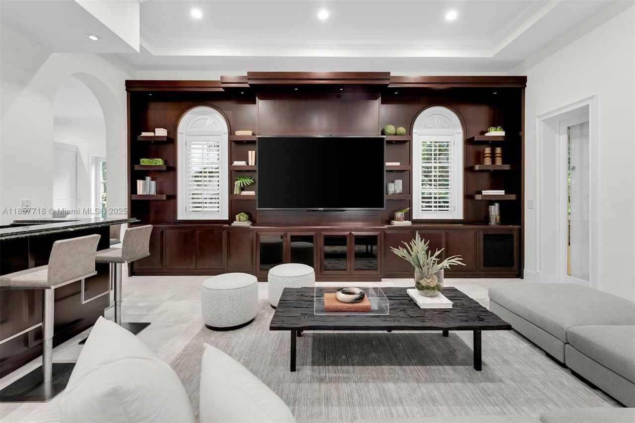 9941 SW 60th Ct, Pinecrest, FL 33156 Photo