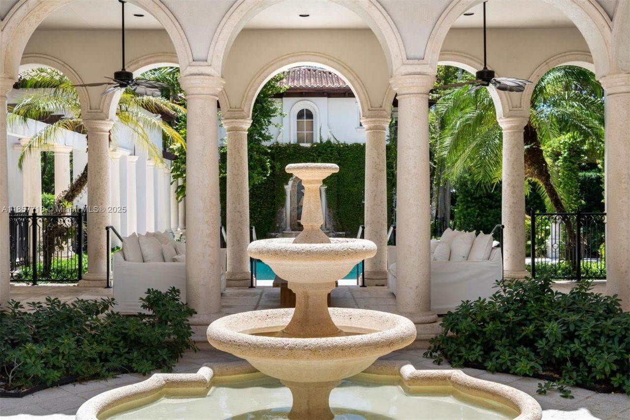 9941 SW 60th Ct, Pinecrest, FL 33156 Photo