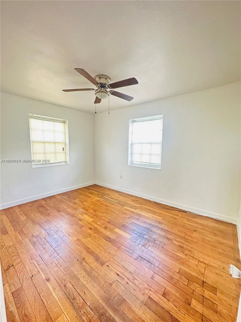 2371 SW 27th St, Miami, FL 33133 Photo