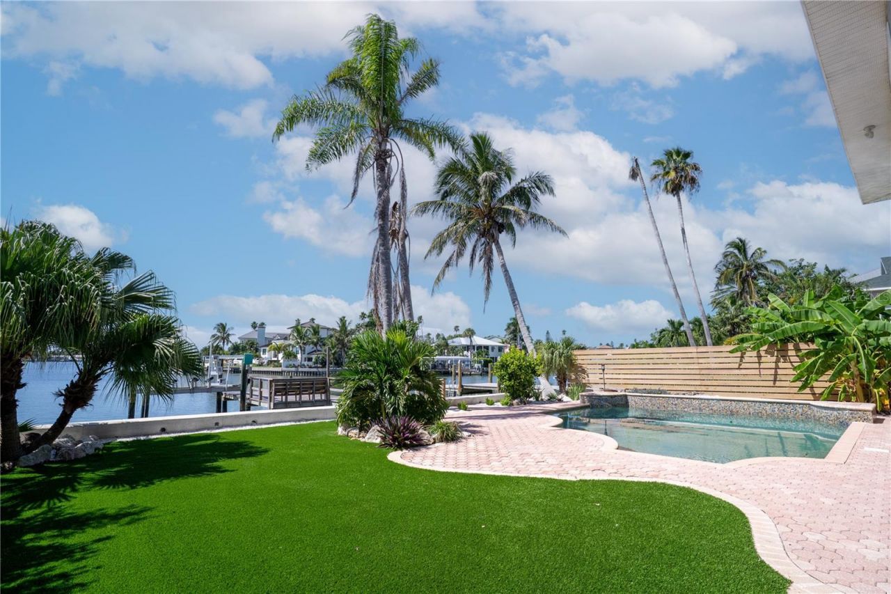 333 12th Avenue, Indian Rocks Beach, FL 33785 Photo