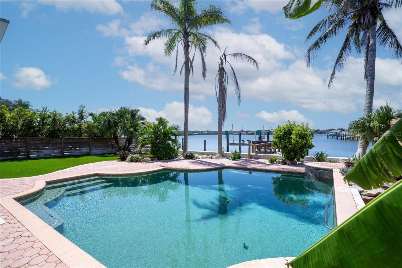 333 12th Avenue, Indian Rocks Beach, FL 33785 Photo