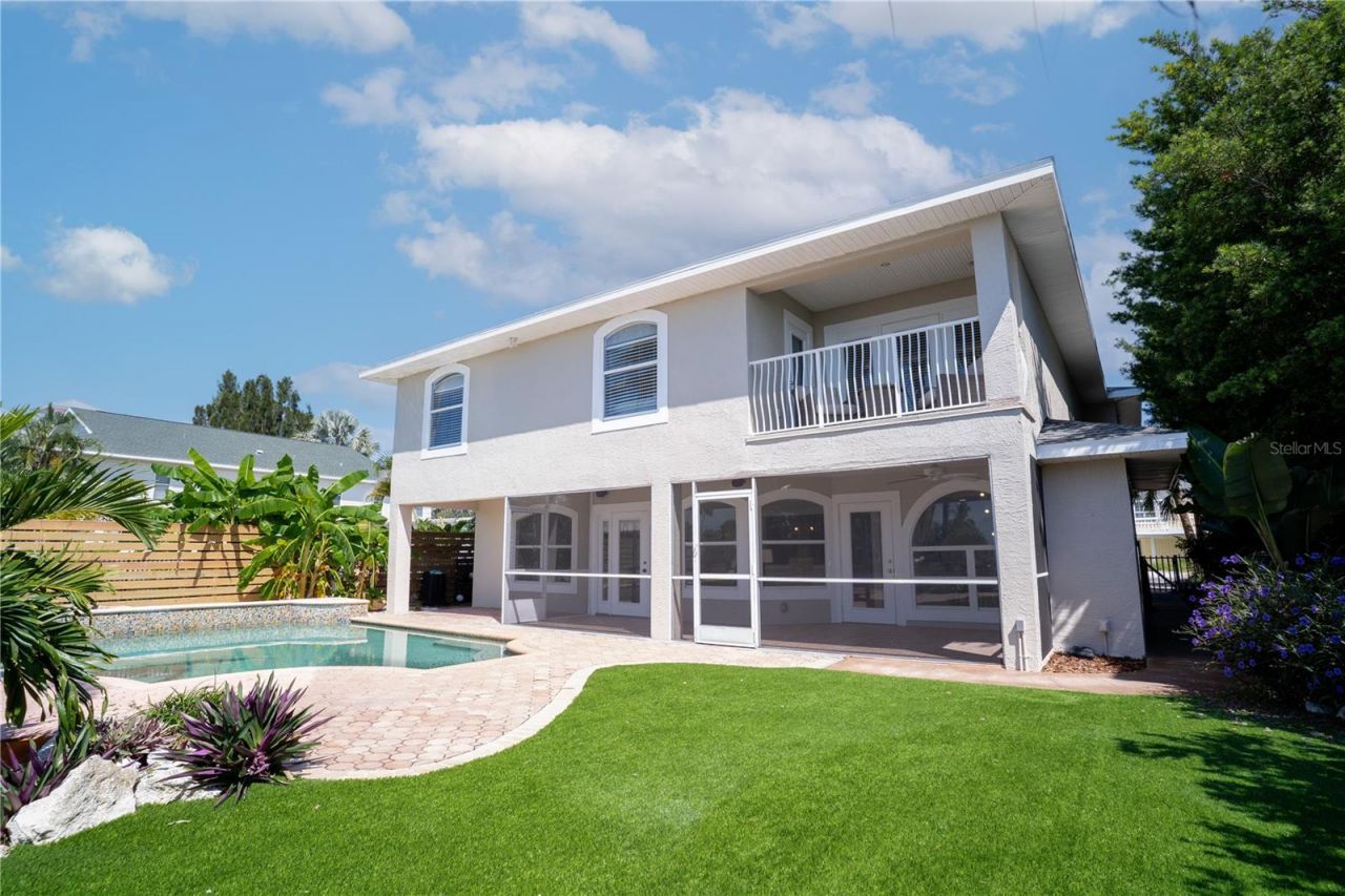 333 12th Avenue, Indian Rocks Beach, FL 33785 Photo