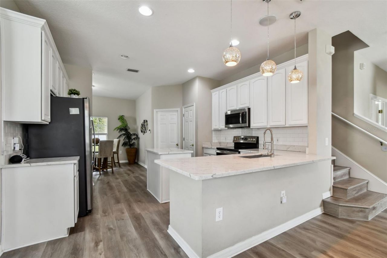 8821 N River Road, Tampa, FL 33635 Photo