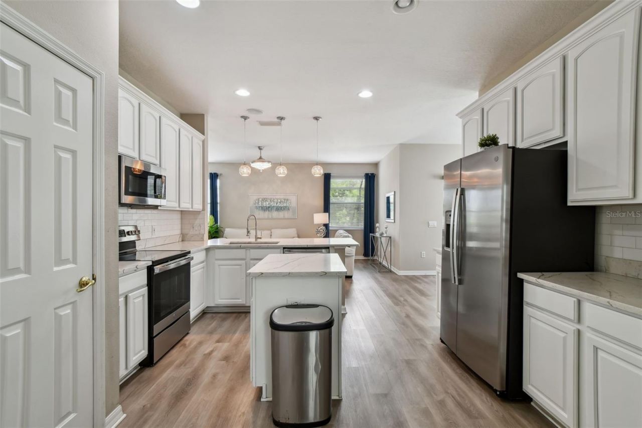 8821 N River Road, Tampa, FL 33635 Photo