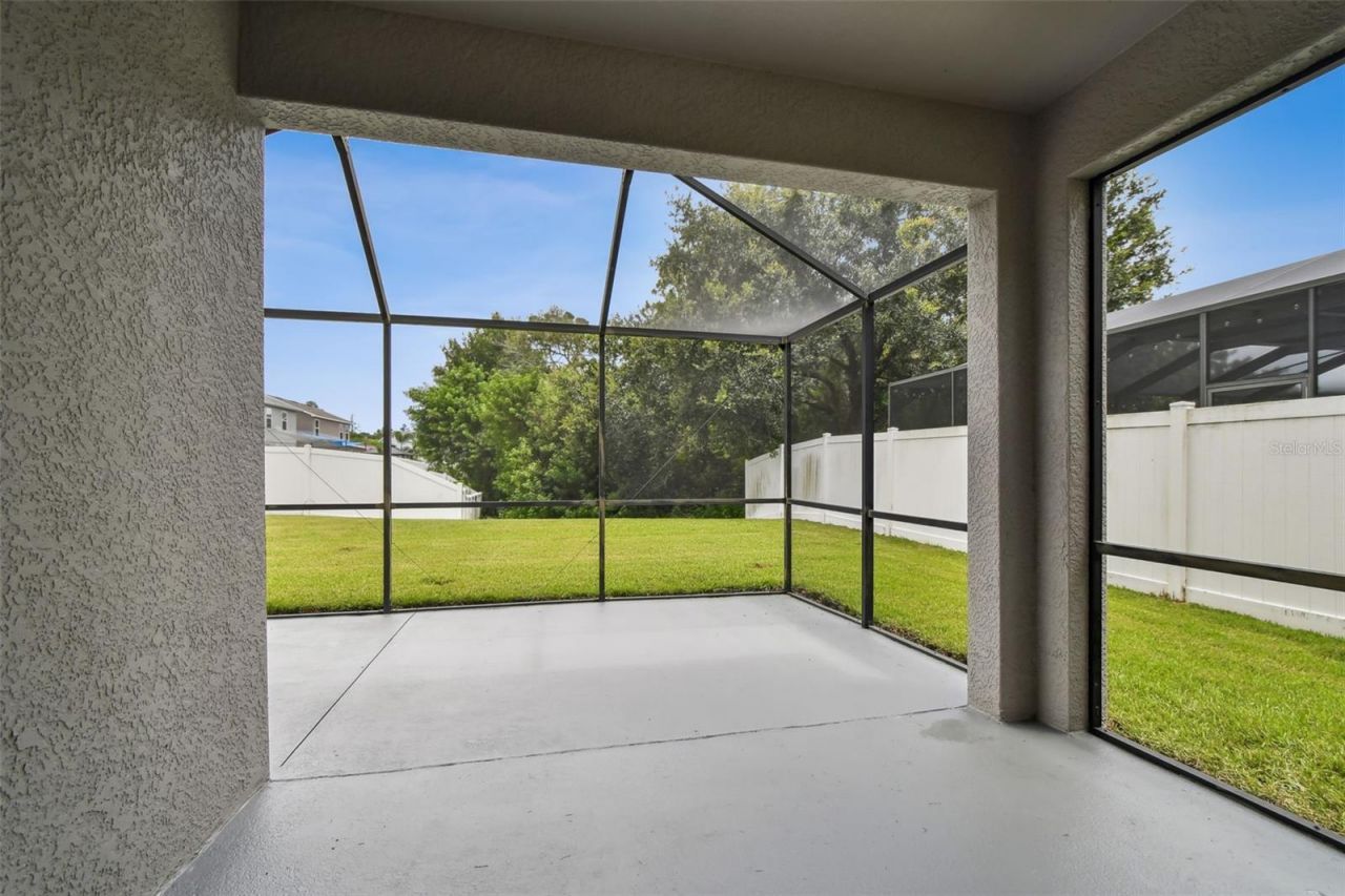 8821 N River Road, Tampa, FL 33635 Photo