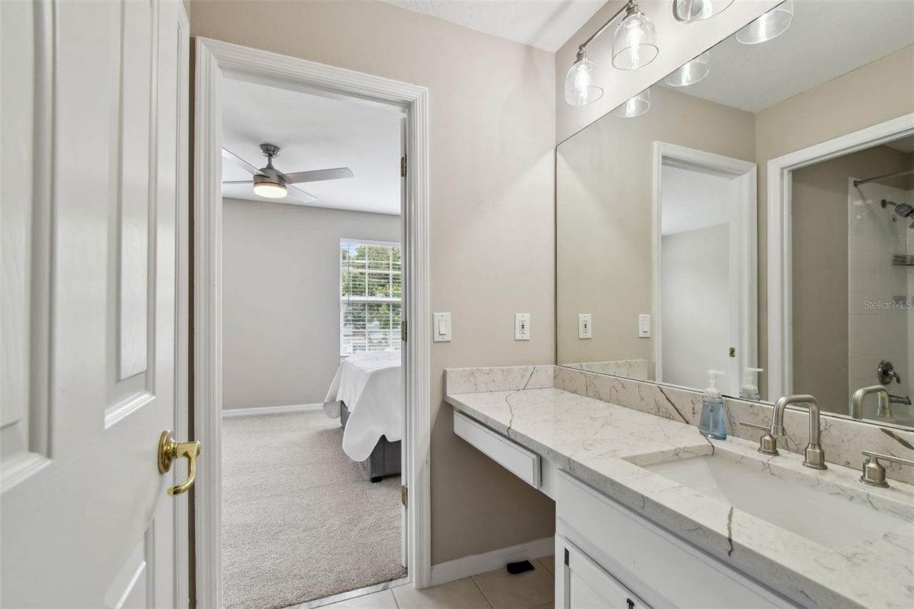 8821 N River Road, Tampa, FL 33635 Photo