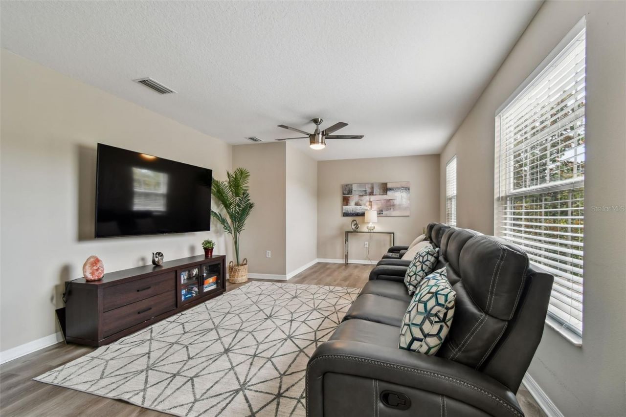 8821 N River Road, Tampa, FL 33635 Photo