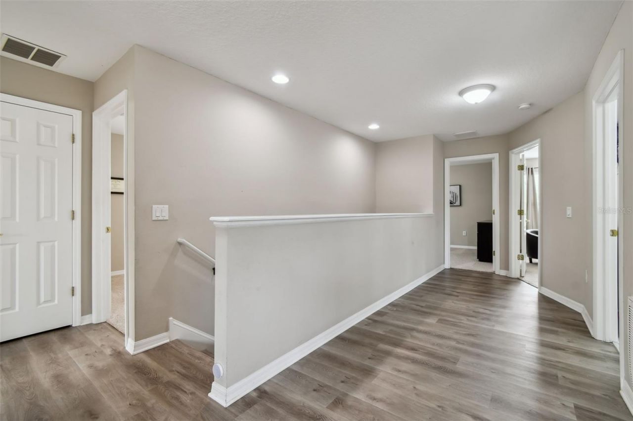 8821 N River Road, Tampa, FL 33635 Photo