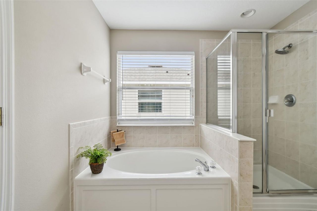 8821 N River Road, Tampa, FL 33635 Photo