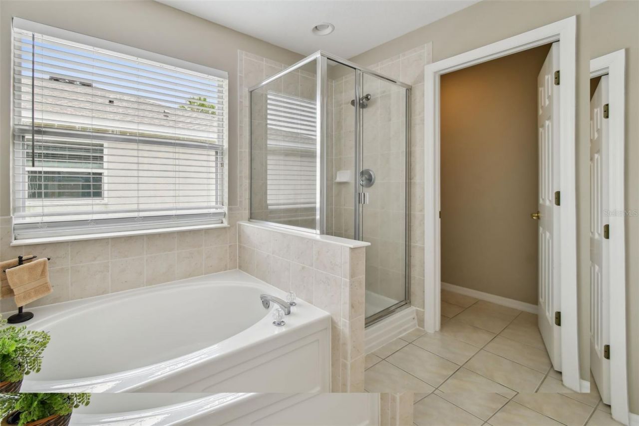 8821 N River Road, Tampa, FL 33635 Photo