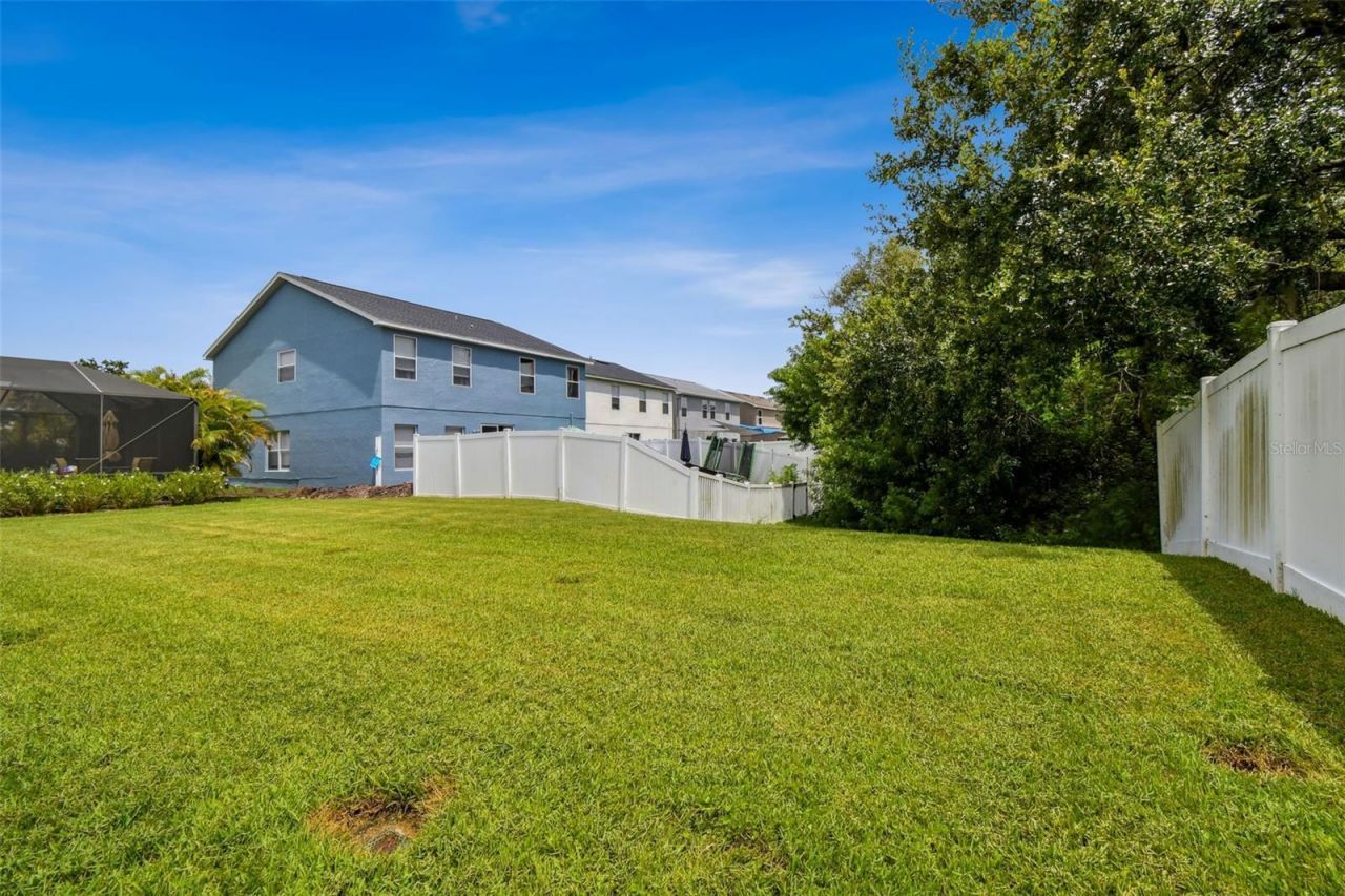 8821 N River Road, Tampa, FL 33635 Photo