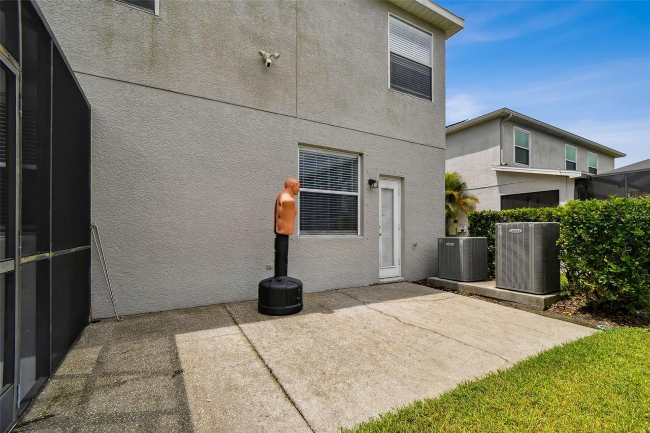 8821 N River Road, Tampa, FL 33635 Photo