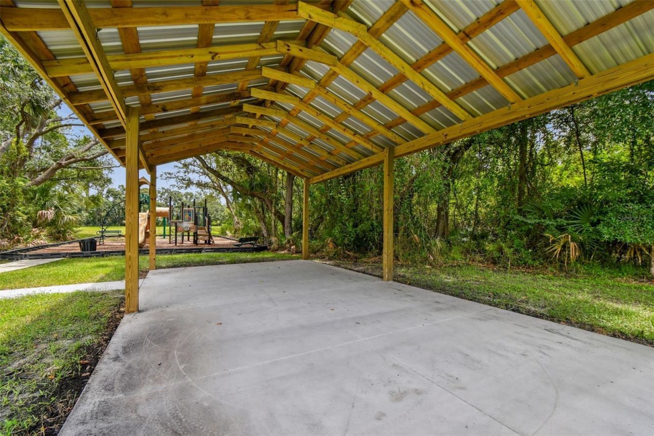 8821 N River Road, Tampa, FL 33635 Photo