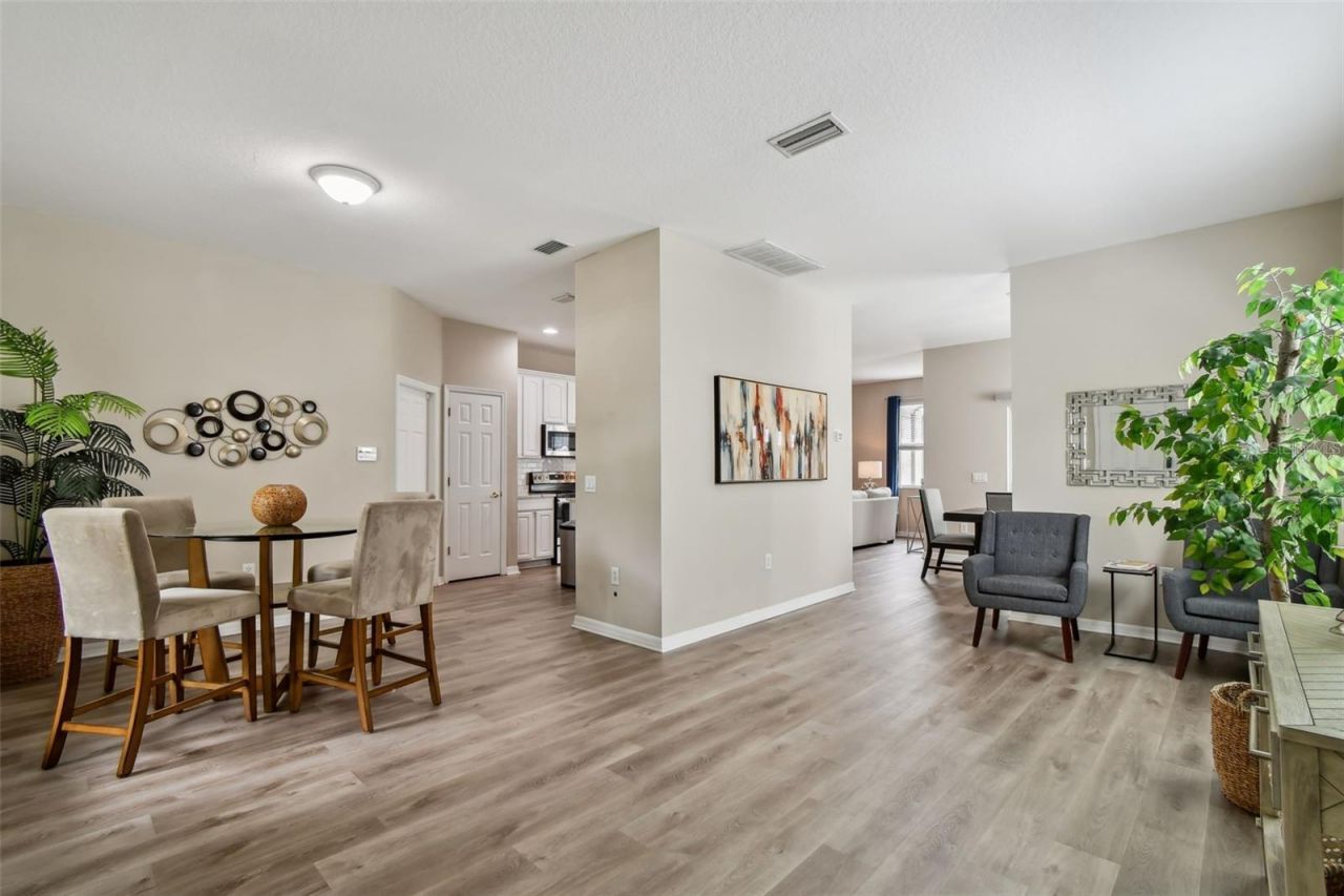 8821 N River Road, Tampa, FL 33635 Photo