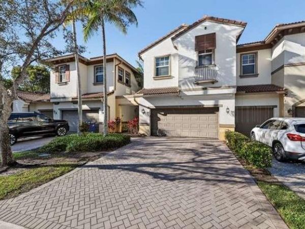 5926 NW 117th Drive, Unit 9B, Coral Springs, FL 33076