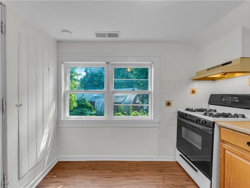 3571 W 69th Street, Unit 2/UP, Cleveland, OH 44102 Photo 6