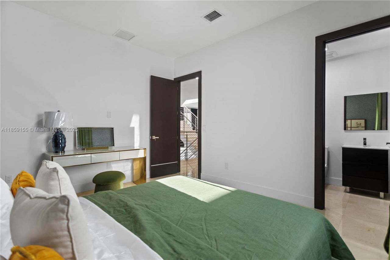 3420 NW 84th Ave, Doral, FL 33122 Photo